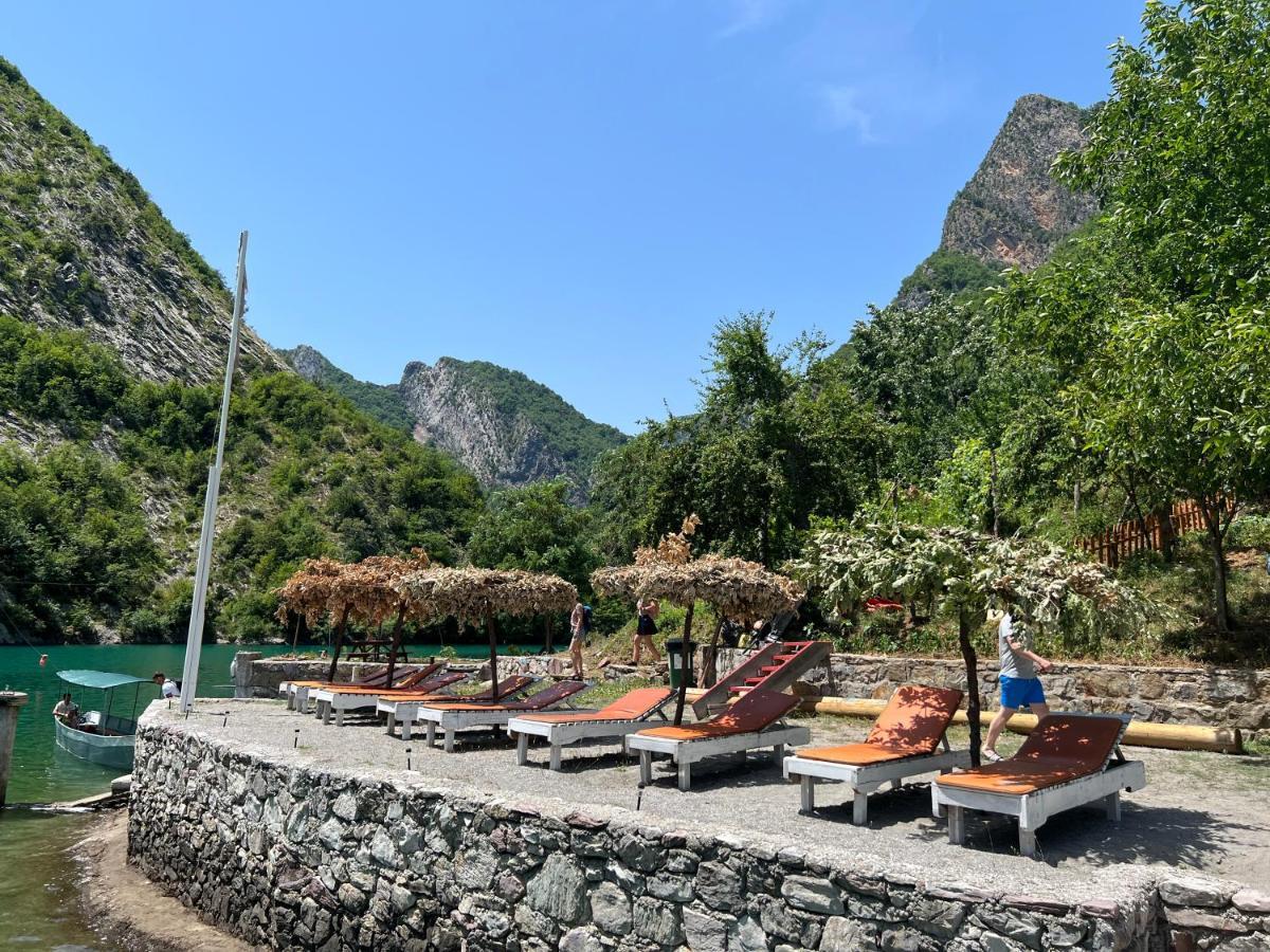 Maison d'hôtes Neomalsore Agrotourism, Komani Lake Koman