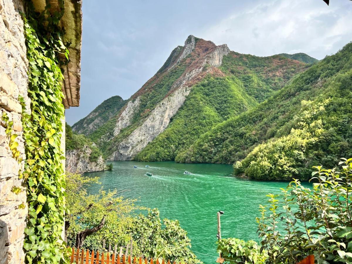 Neomalsore Agrotourism, Komani Lake * Koman