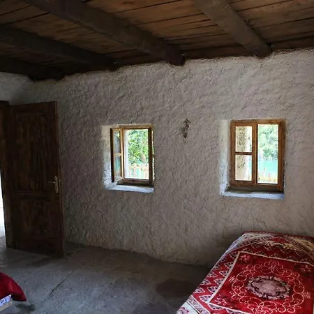 Neomalsore Agrotourism, Komani Lake Hotel Kültér fotó