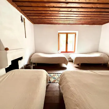 Neomalsore Agrotourism, Komani Lake Hotel Kültér fotó